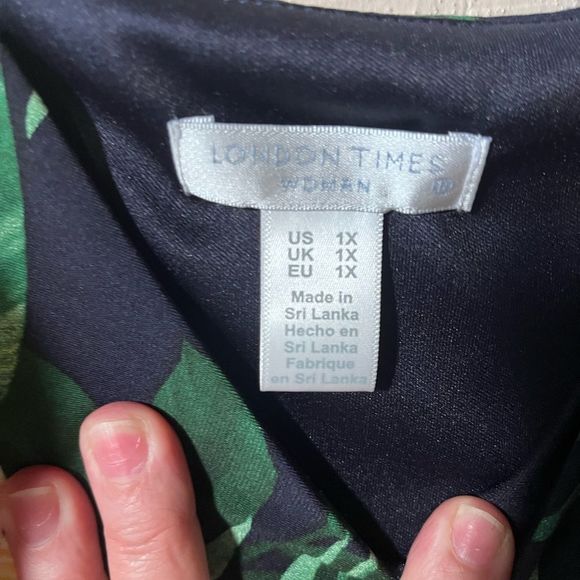 London Times Woman MIDI Dress in Floral Print Handkerchief Hem Size 1X - Picture 7 of 11